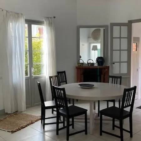 Villa Soulac-sur-mer, 5 Pieces, 8 Personnes - Fr-1-648-73